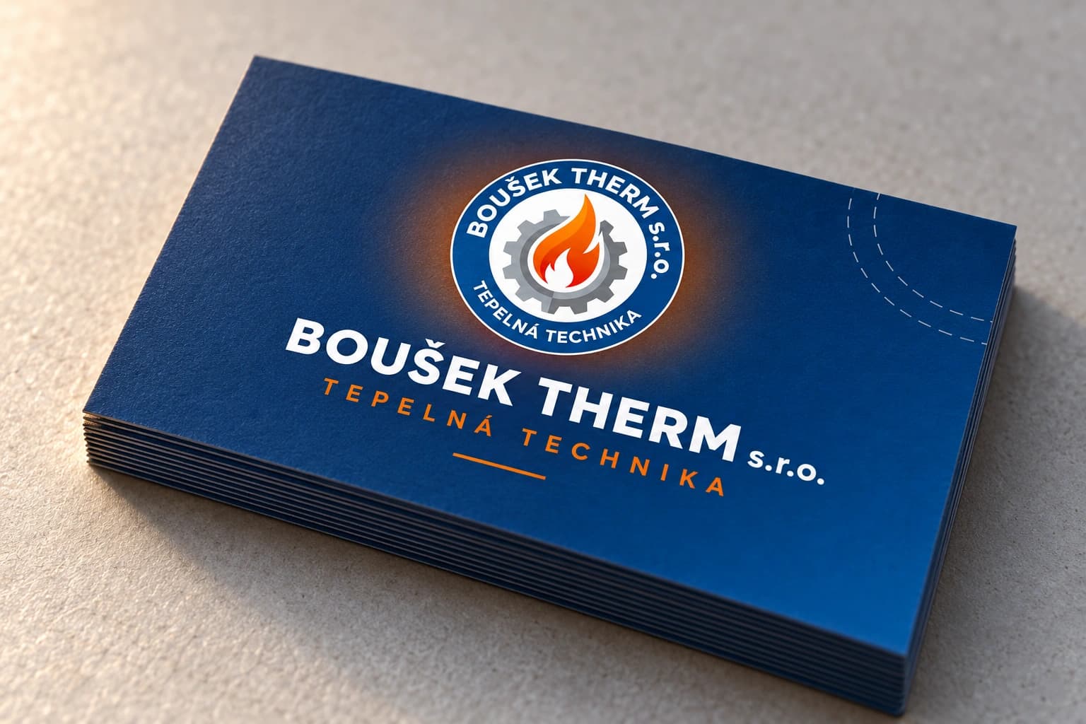 Vizualizace stohu vizitek BOUŠEK THERM s detailem papírových hran.